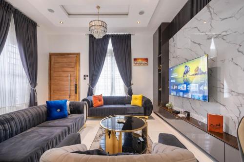 Μια τηλεόραση ή/και κέντρο ψυχαγωγίας στο Home in Lekki Free cancellation