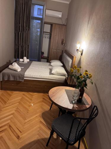 Una cama o camas en una habitación de Apartment KARVASLA