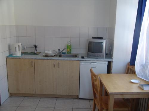 Hostel Victoria - Pokoje Gościnne