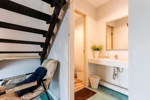 Vannituba majutusasutuses Tiny House Bangson at Bangsue Grand Station