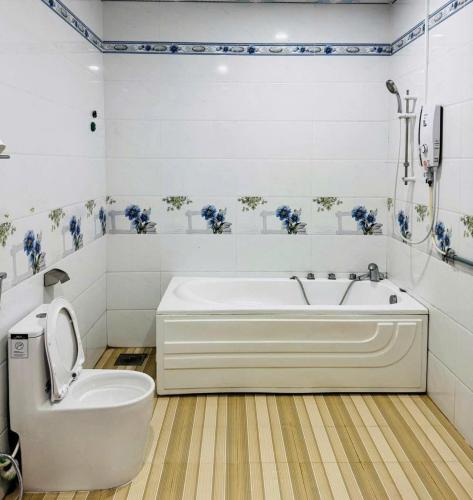 Koupelna v ubytování Hoàng Gia Hotel Bình Định