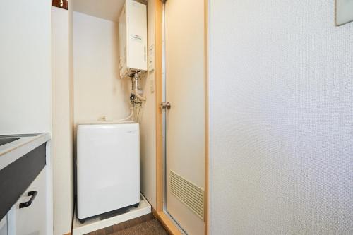 101 Nishi Shinjuku Gochome Station 5 minutes on foot