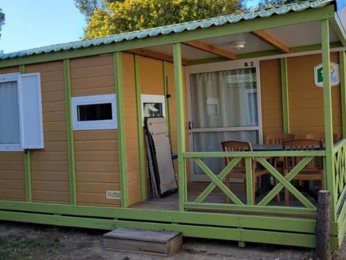 Chalet Confort 2 Chambres avec Terrasse - API-1-52-588