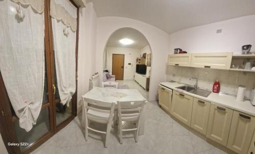 Kuchyň nebo kuchyňský kout v ubytování Marotta beach