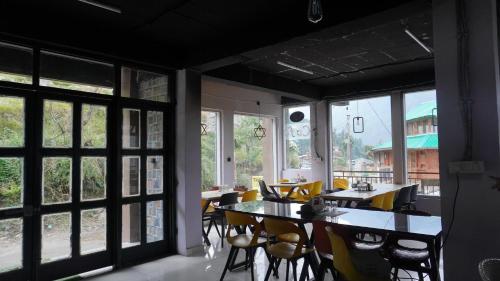Fotografie z fotogalerie ubytování The Conifer Inn v destinaci Sar
