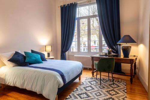 Ένα ή περισσότερα κρεβάτια σε δωμάτιο στο Chambre cosy Blche1- Centre-Ville