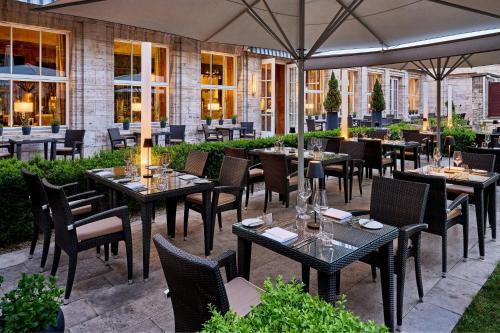 Hotel Elephant Weimar, Autograph Collectionにあるレストランまたは飲食店