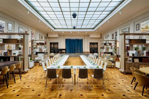 Hotel Elephant Weimar, Autograph Collectionにあるレストランまたは飲食店