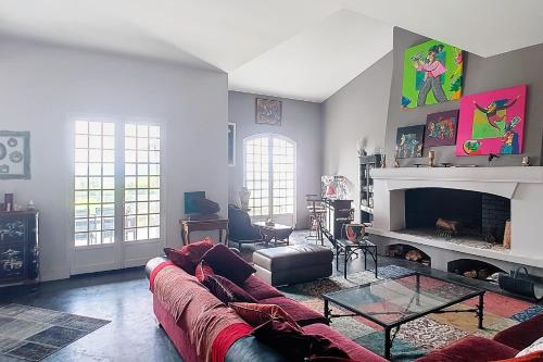 A seating area at Spacious house with pool in Castellet