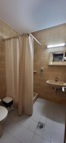 Un baño de Hotel Orchidea