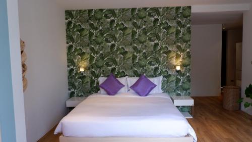 Katil atau katil-katil dalam bilik di The Lush Apartments & Suites