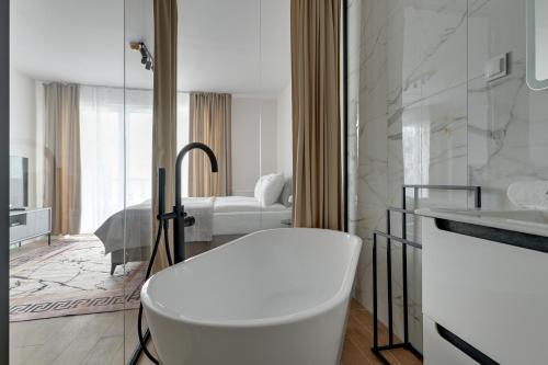 Portovo Riverside Suites by Lion Apartments Gdańsk