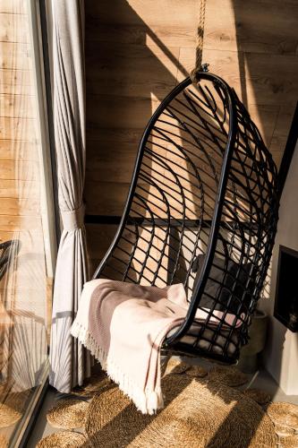 Fotografie z fotogalerie ubytování A-BY THE LAKE - PRIVATE A FRAME VILLAS v destinaci Căciulaţi