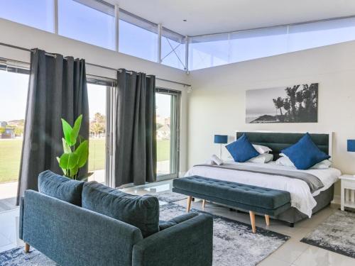 GND Properties Luxury Holiday Homeにあるベッド