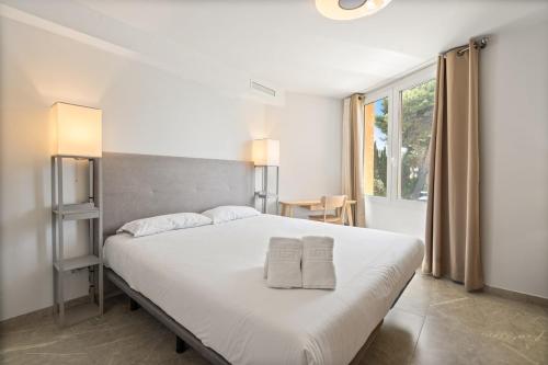 Beautiful Beachfront 2-bed in Playa Bella - RDR501