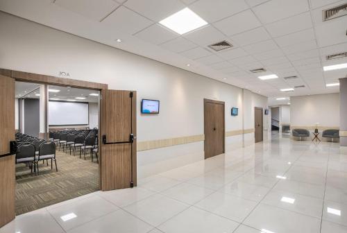 Una televisión o centro de entretenimiento en Meliá Ibirapuera