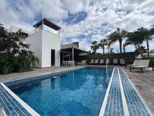 Luxury villa in Bahia del Duque by AltamarHomes