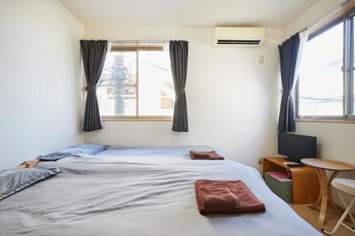 102 Nishi-Shinjuku 5-chome MRT station 5 minutes on foot