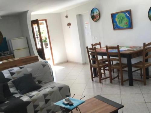 Χώρος καθιστικού στο La Zoli Kaz 3 chambres