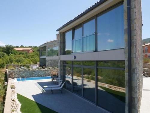Bazén v ubytování Villa Paradise nebo v jeho okolí