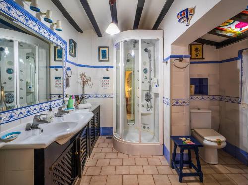 Ένα μπάνιο στο La Casa del Obispo