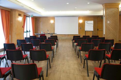 Zona business o sala de conferencias en Starhotels Vespucci