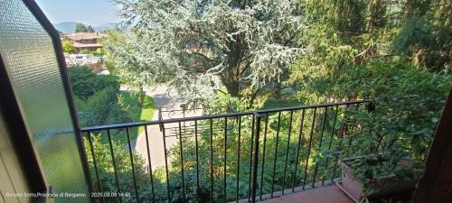 Balkón nebo terasa v ubytování MY Bergamo Pool Apartment