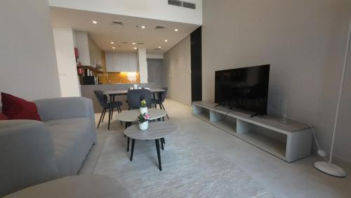 High Floor 2 Bedroom in V Tower