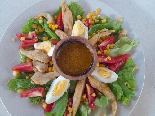 Comida en o cerca de este resort