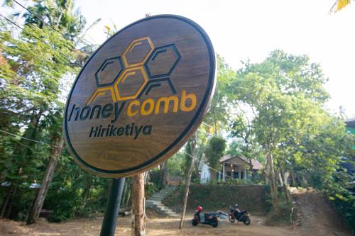 Certifikát, hodnocení, plakát nebo jiný dokument vystavený v ubytování Honey Comb
