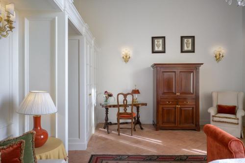 Posezení v ubytování Grand Hotel Continental Siena - Starhotels Collezione