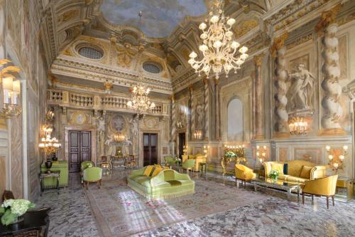 Posezení v ubytování Grand Hotel Continental Siena - Starhotels Collezione