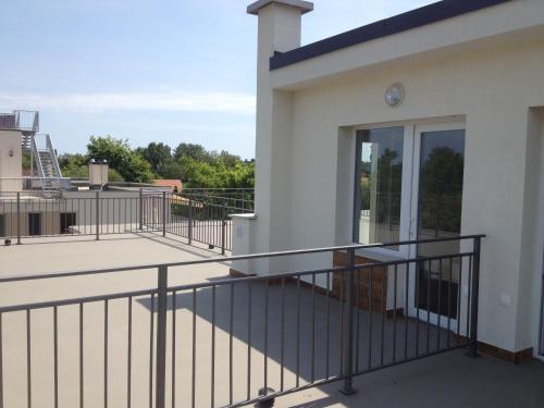 Balkón nebo terasa v ubytování Panorama Sunshine Apartman