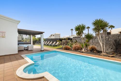 Villa Zafiro 17 by Escape Home