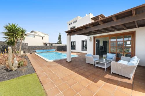Villa Zafiro 17 by Escape Home
