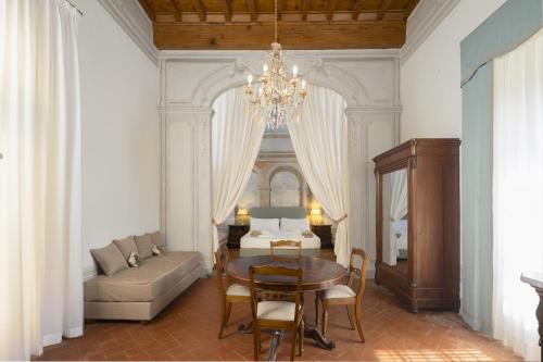 Χώρος καθιστικού στο A Divine Vista - Frescoed Chianti Villa with Pool