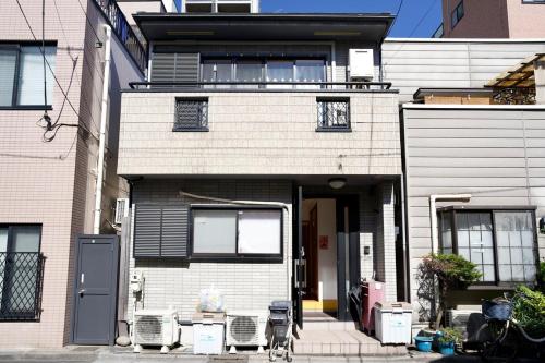Ueno Hoshi-5 minutes from Iriya Station-1 stop from Ueno station