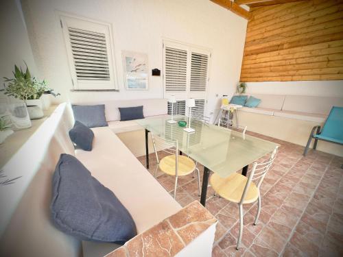 Ruang duduk di bbolbia - bed and breakfast