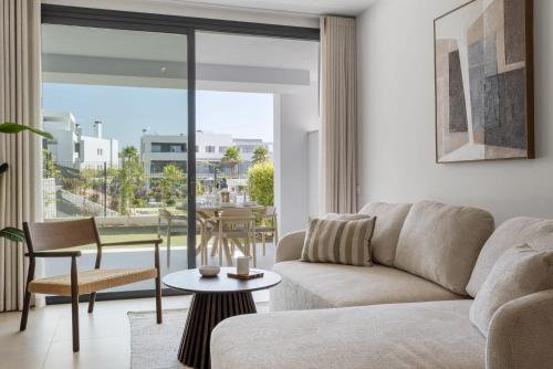 ViVi Homes - Lani - Terrace - pool - garden