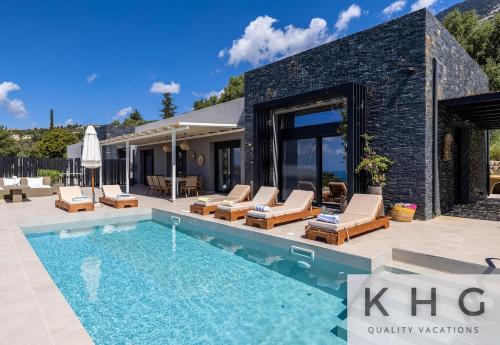 Villa Peristeri in Lourdata village!