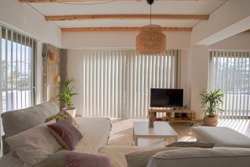 Φωτογραφία από το άλμπουμ του Bright & stylish, sea, nature, relax στο Μαρμάρι