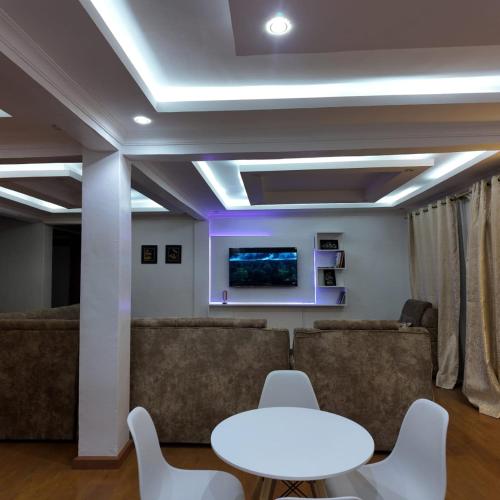 Televisyen dan/atau pusat hiburan di Rodi Residence