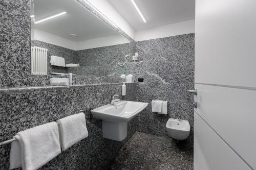 Hotel Salò du Parcにあるバスルーム