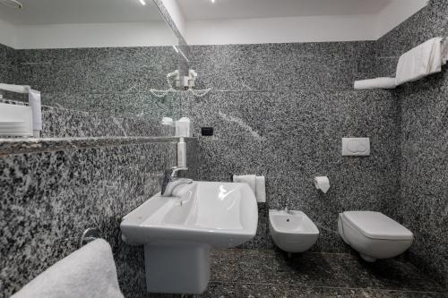 Hotel Salò du Parcにあるバスルーム