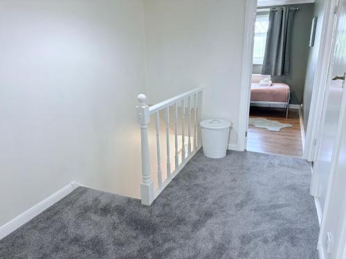 Hillrise - 3 bedroom house with garden photo 34
