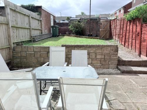 Hillrise - 3 bedroom house with garden photo 10