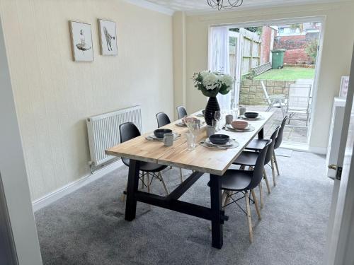 Hillrise - 3 bedroom house with garden photo 17