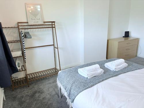 Hillrise - 3 bedroom house with garden photo 33