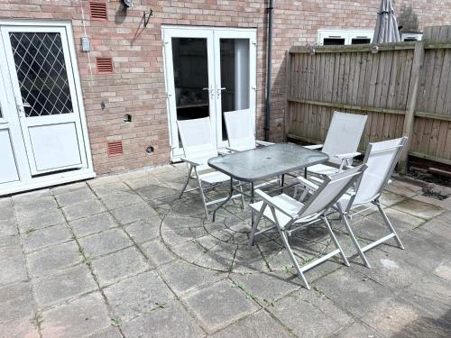 Hillrise - 3 bedroom house with garden photo 19