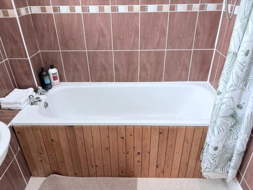 Hillrise - 3 bedroom house with garden photo 38